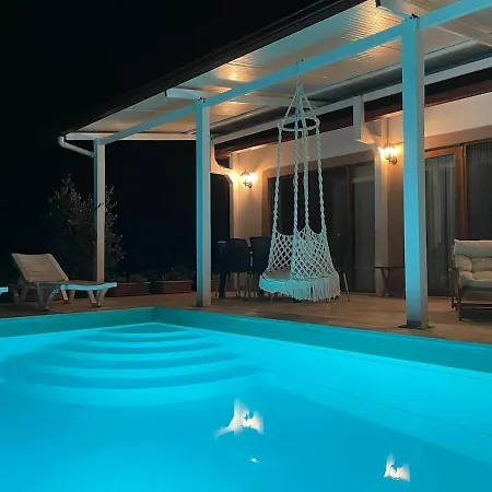 Villa Luxury With Pool In