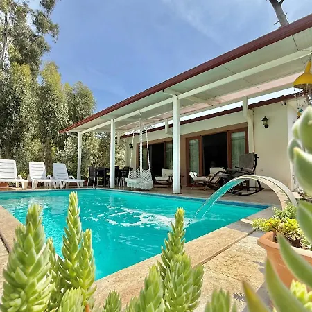 Villa Luxury With Pool In *